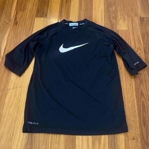 Nike Boys Black Swim Short Sleeve Shirt Size M